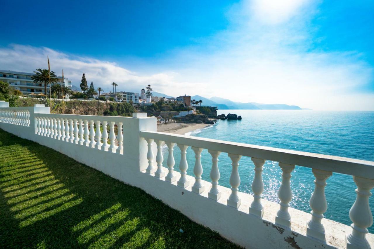 Palmeras 31 Menyber Apartment Nerja Exterior photo