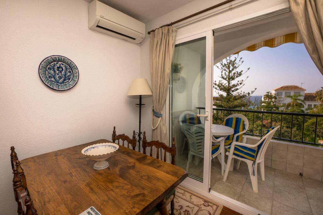 Palmeras 31 Menyber Apartment Nerja Exterior photo